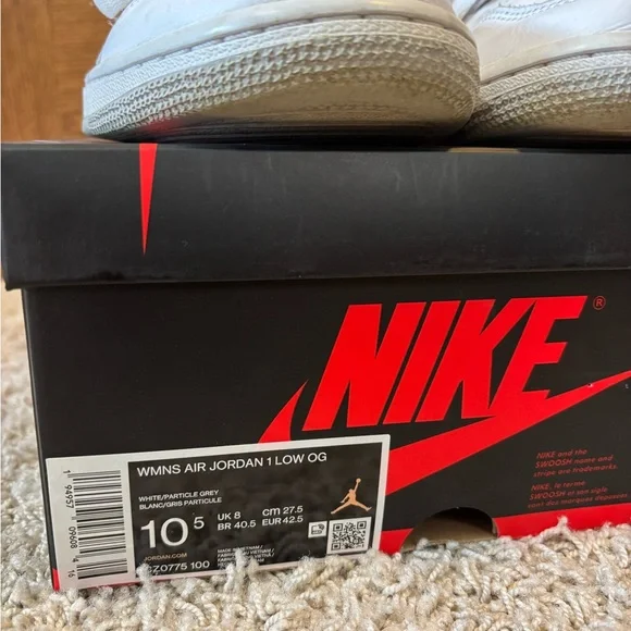 WMNS AIR JORDAN 1 LOW OG - Picture 6 of 7